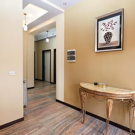 Amelia Heritage House - By Delmar Berat