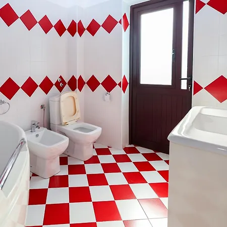 Amelia Heritage House - By Delmar Berat