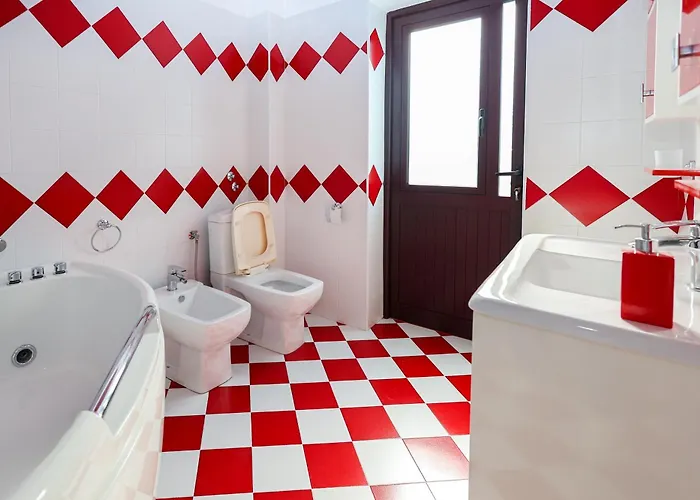 Amelia Heritage House - By Delmar Berat