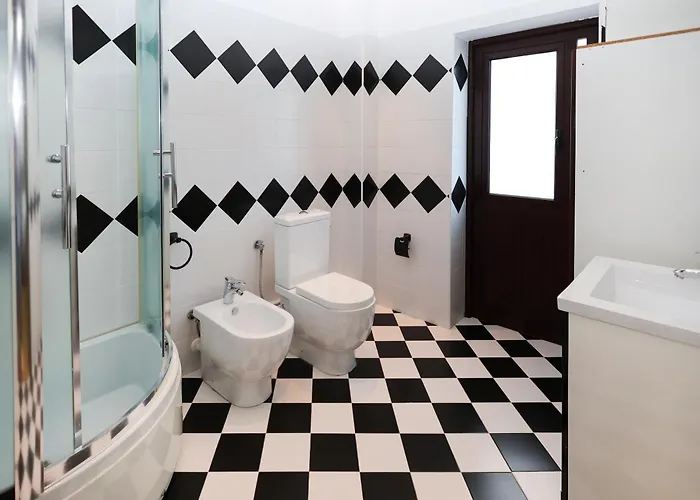 Amelia Heritage House - By Delmar Berat